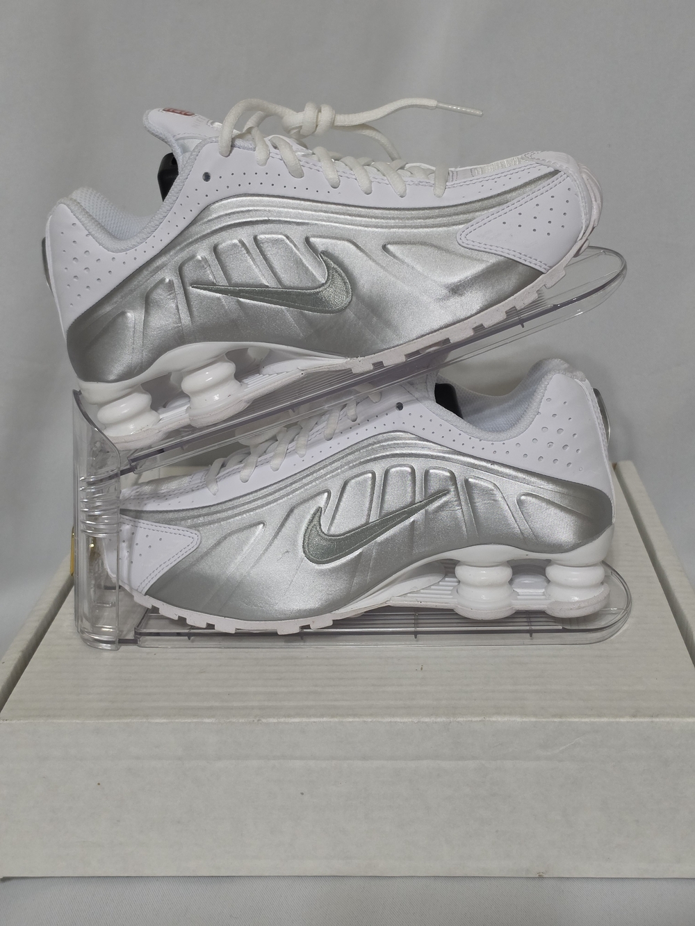 Nike Shox R4 Running Shoes US Big Kids Size 5Y (NWOT)